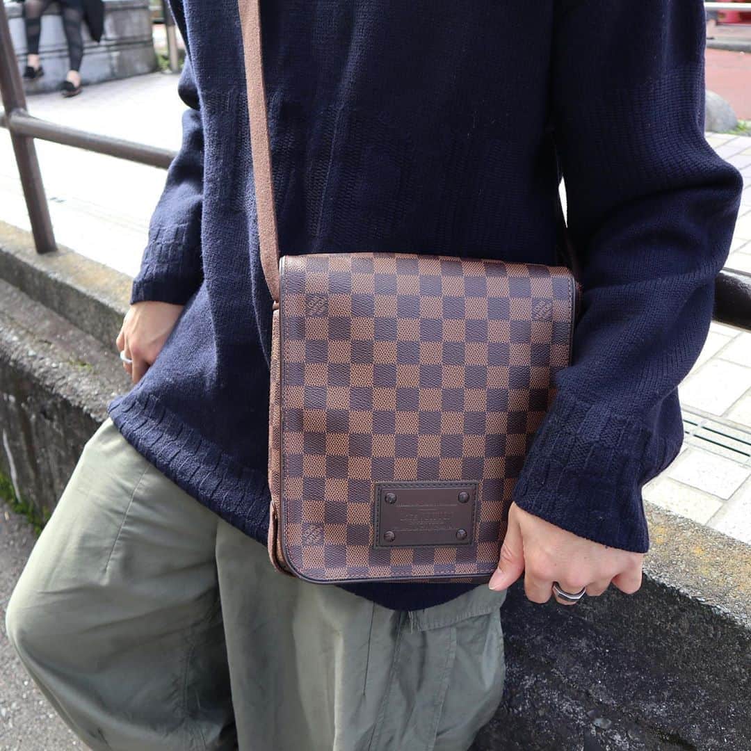 Vintage Brand Boutique AMOREさんのインスタグラム写真 - (Vintage Brand Boutique AMOREInstagram)「Louis Vuitton Damier Brooklyn PM.  📌This item is not on the webstore, please send us a direct message to purchase.  ✈️Free Shipping Worldwide 📩DM for more info ➡️info@amorevintagetokyo.com   #amoretokyo #amorevintage #amoregentleman #アモーレジェントルマン #アモーレ #louisvuitton #vintagelouisvuitton #ルイヴィトン #ヴィンテージルイヴィトン #mensfashion #mensfashionpost #mensstyle #menswear #mensbag #mensbags #mensfashion #mensfashionpost #mensfashions #fashionmen #menswear #menstyle #mensclothing #menfashion」10月13日 11時46分 - amore_tokyo