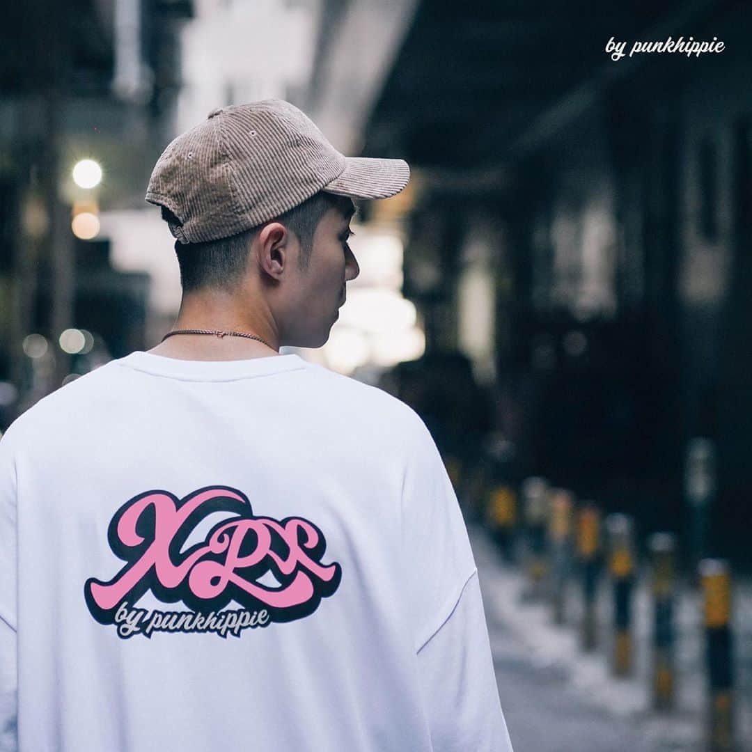 チャウ・パッホウのインスタグラム：「NEW launch at 12pm @xpxviii   www.xpx8.com official website  www.xpxviii.com taobao」
