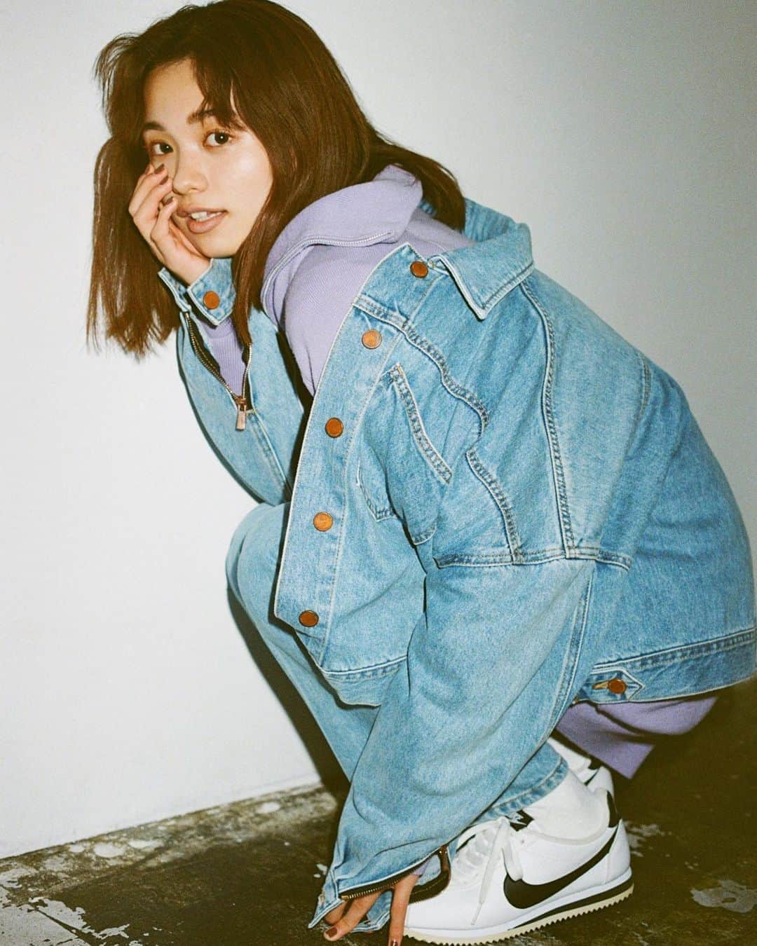 足立佳奈のインスタグラム：「「ZOZOSHOES」の厳選シューズ特集に💙 👟「ナイキ クラシック コルテッツ」 #zozotown  #zozoshoes  #nike  #fashion」