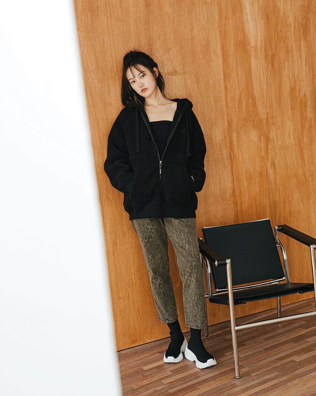 가로수길 , Seoulのインスタグラム：「Thx @gg.hyoni 모델 지현 . For @akiiiclassic 📸」