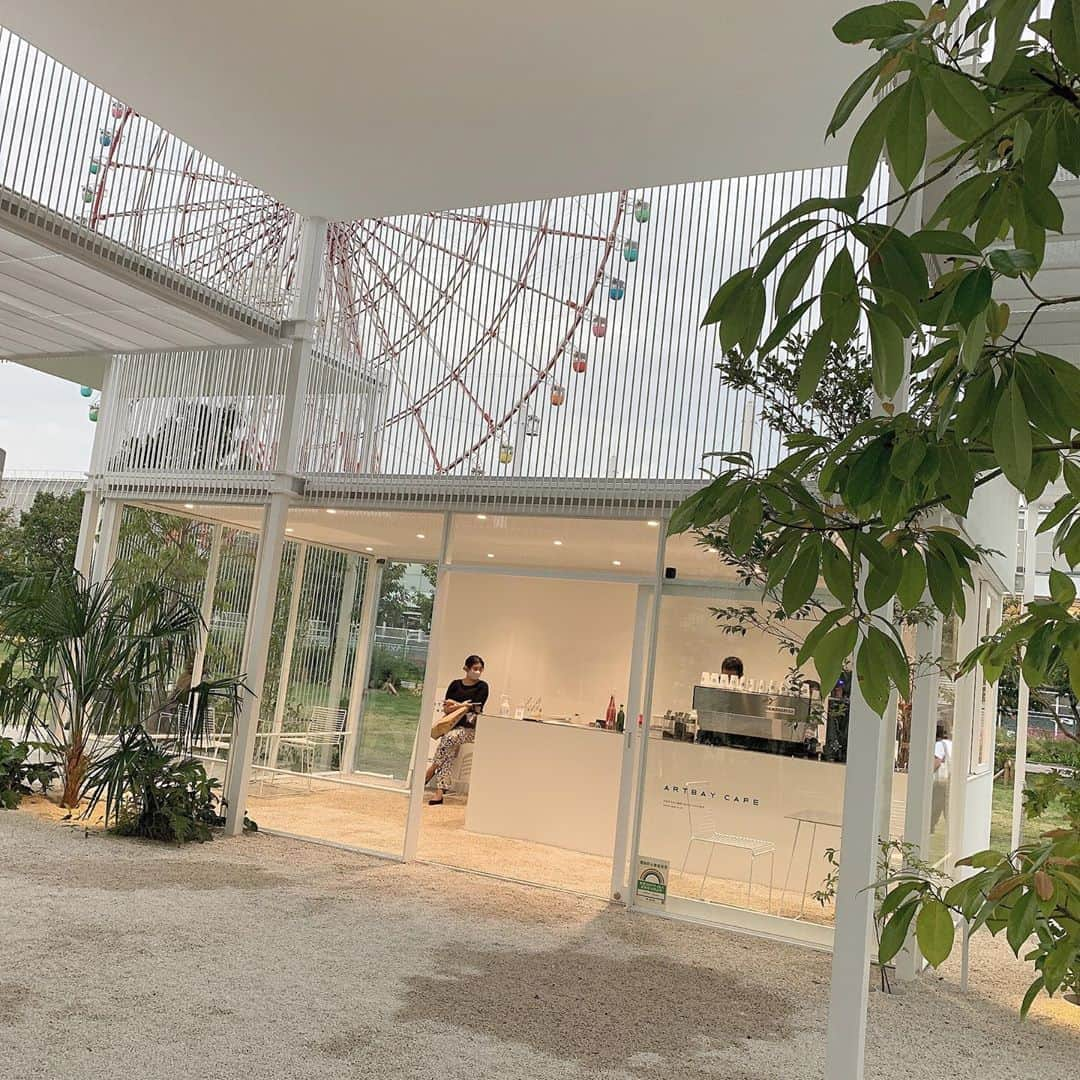 坂東遥さんのインスタグラム写真 - (坂東遥Instagram)「◯ ・  ☕️🎡  #お台場カフェ #artbaycafe」10月13日 12時34分 - b.haruka1103