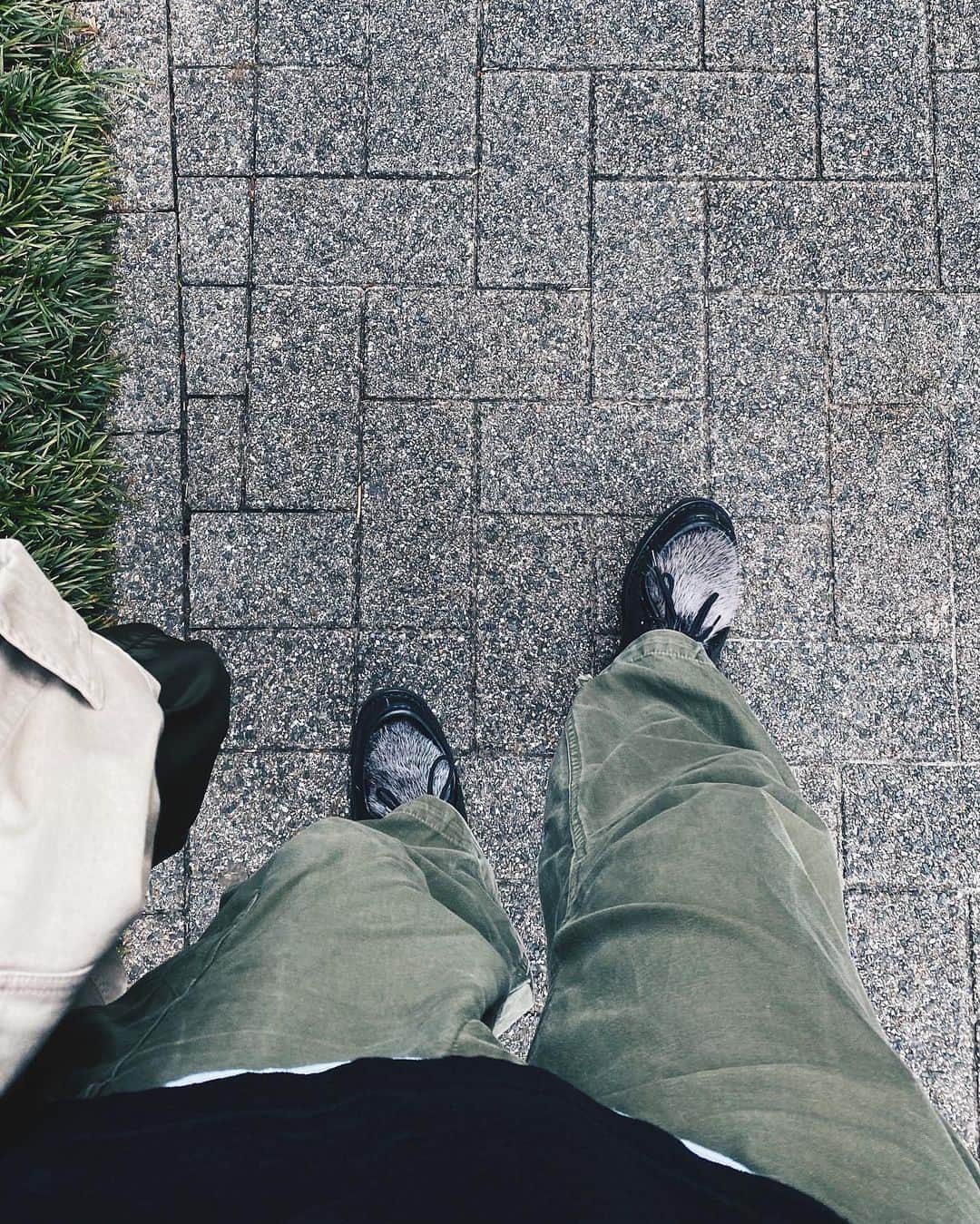 小塚源太のインスタグラム：「そんな季節💭 #autumn #menstyle #menshoes」