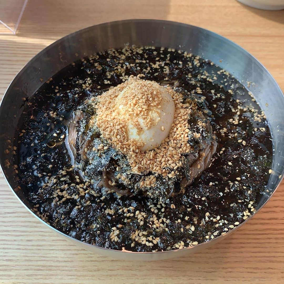 コ・ギョンピョのインスタグラム：「가위,바위,보! 오이~빼기! #양양입암막국수북한산점」