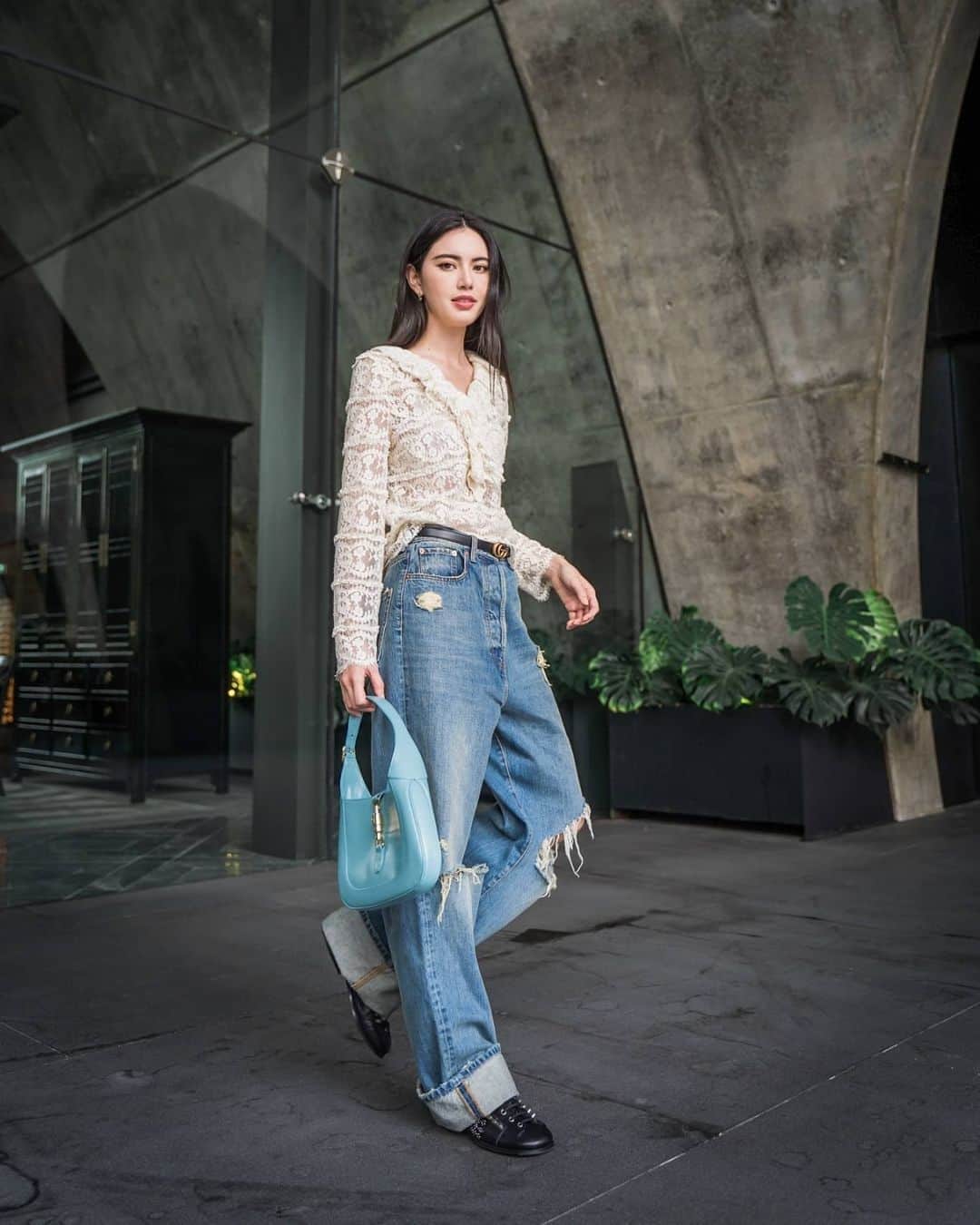 マイ・ダーウィカーのインスタグラム：「เดินเก่งงงง 😚 @gucci」