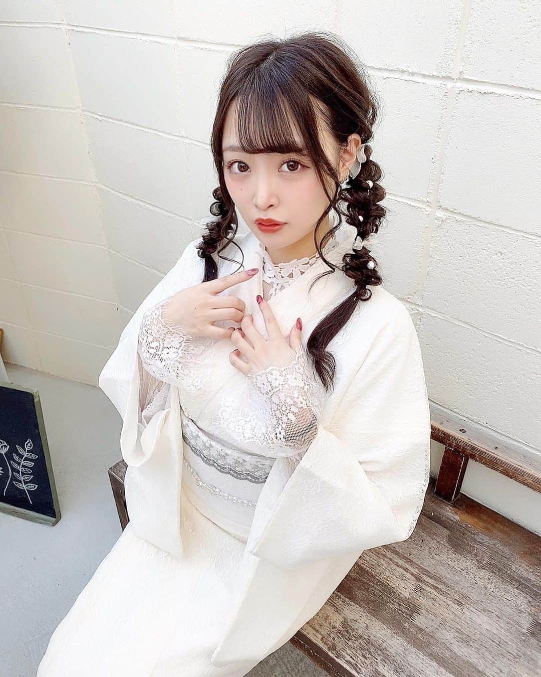 鳥海絢菜のインスタグラム：「・ 🧸💫✨🧸💫✨in京都🧸💫✨🧸💫✨ ・ ・ プライベートでこんな着付けもヘアメもしてもらうの初めてだったんだけど超可愛かったぁ(♥) ・ ・ ・ #kyoto #travel #hairstyle #着物 #京都 #旅行 #自撮り」