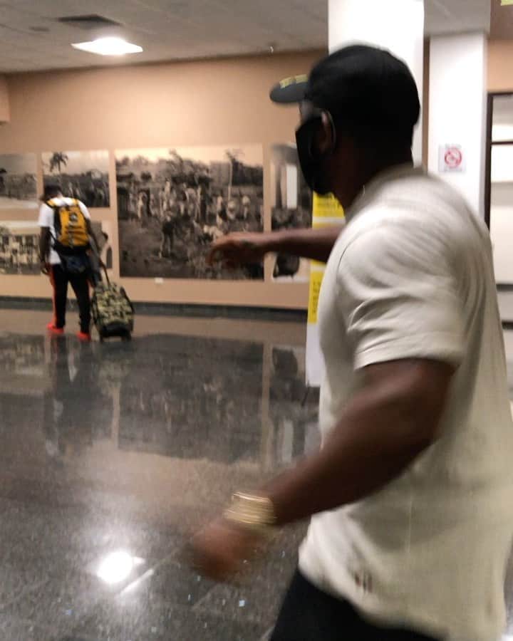 マック・メインのインスタグラム：「BIG MOOD!!!! ⚜️⚜️⚜️⚜️⚜️⚜️⚜️⚜️⚜️⚜️⚜️⚜️⚜️⚜️⚜️⚜️⚜️⚜️⚜️⚜️ #WhoDatNation」