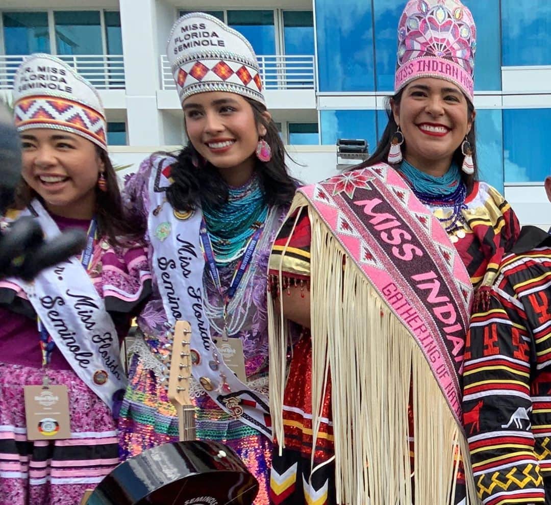 クリスティ・ブリンクリーさんのインスタグラム写真 - (クリスティ・ブリンクリーInstagram)「I love that we now have a #nationalindigenouspeoplesday to honor those who first called this land their home. They were our first “environmentalists too with the way they honor Mother Earth. We have a lot to learn from them. I picked up some business tips too from the Seminole tribe in Florida,where the iconic  @nicolekidman and I joined them earlier this year for the grand opening of one of their many hotels. From the Seminoles to my neighbors in the Shinnecock Nation and the Montaukett  here in the Hamptons at the tip of Long Island all across this land  I wish everyone a very special day  @hardrocktampa #shinnecocknation 🕊」10月13日 13時39分 - christiebrinkley