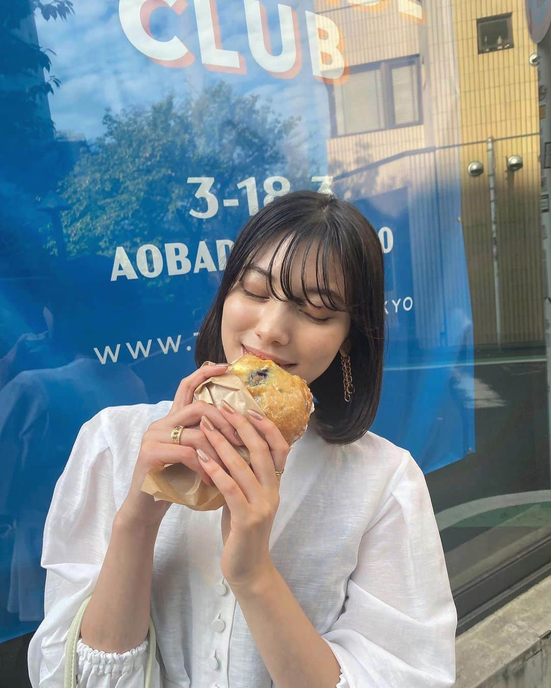 せたこさんのインスタグラム写真 - (せたこInstagram)「カメラマン　ひなちまっ  リバーサイドクラブのこのスコーンが大好きすぎる😋 初めて食べた時感動しちゃって、また食べにきたっ！  #中目黒カフェ #カフェ巡り #カフェ #スコーン #ぱくっ」10月13日 13時40分 - setako