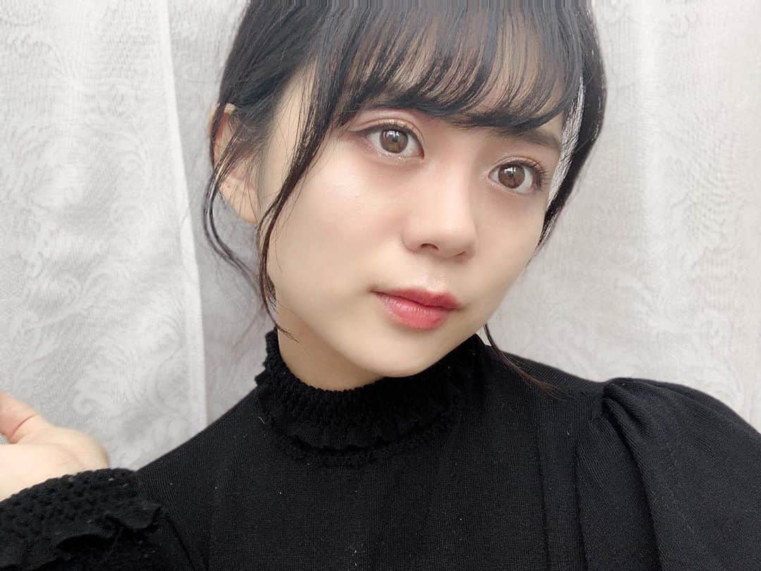 金野美穂のインスタグラム：「先日配信アプリ、ポコチャのデビューポコトレで一位を獲得する事が出来ました！✨✨👏  応援してくださった皆様、 本当にありがとうございます🙇‍♀️  そして、事務所のご好意により、 ファンクラブ開設と、 オフ会イベント開催が決定いたしました〜！😭✨  ファンクラブは、私にはまだ早いかなと思っていたのですが、、 すでに申し込みをして下さっている方がいて本当に本当嬉しいです😢  個人オフ会【11月22日】も、初めてのことです！！ 皆さんに楽しんでもらえるよう色々考えますね🤔🤔✨✨💓  申し込みの詳細などは、 ストーリーのハイライトをご覧下さい📩  SNS巡りさせてしまって申し訳ないです🥺🥺✈️  配信、毎日支えてくれてありがとう。  #ポコチャ #pococha #ライブ配信#japnesegirls#japan #自撮り#📷」