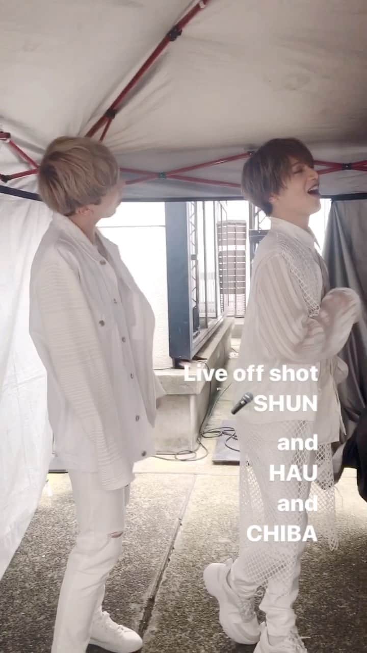 BUZZ-ER.のインスタグラム：「SHUN&HAU with CHIBA リリイベオフショット 2020.10.4 🎤香水カバー  #JPOP #香水 #bogoss #미남 #그룹  #đẹptrai  #minet #帥哥　#小鲜肉　#BUZZ_ER #ブザー」