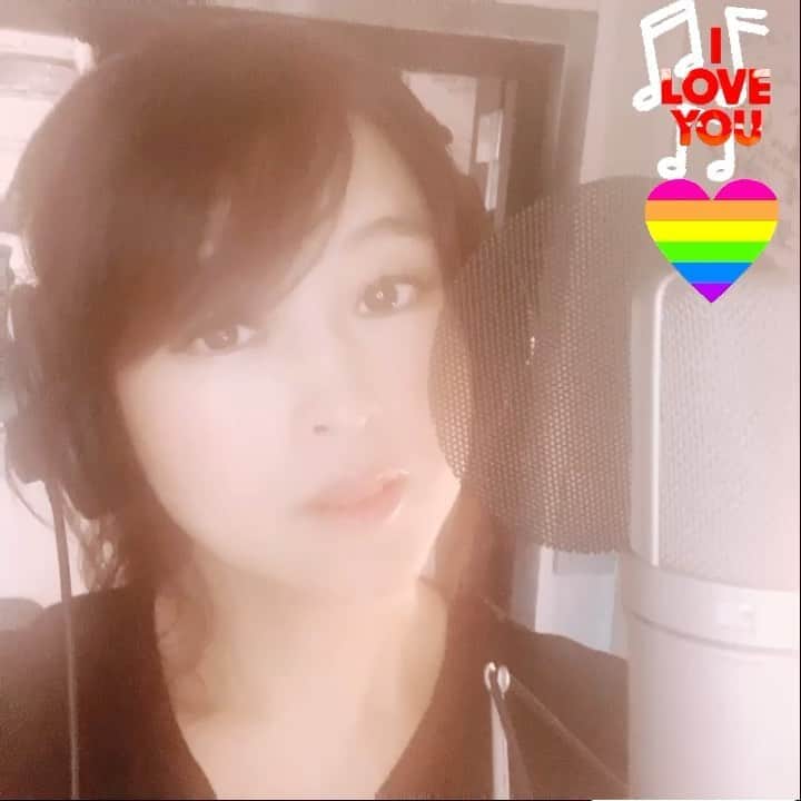 のインスタグラム：「本日は14時半〜 #ラジオ日本 #加藤裕介の横浜ポップj  #宇徳敬子のハッピー愛ランド  #宇徳敬子 @utoku_keiko   #radiko #ラジコタイムフリー  #mike  #特集 #リクエスト #メッセージ #ありがとう 💘 ✨✨✨✨✨✨✨✨✨✨✨✨✨✨✨  Mi-Keとして #洋楽　#邦楽 #カバー してきた多くの作品達の中から  本日、オンエアされて曲は。。。  Mi-Ke（1991年）  両A面シングル「好きさ好きさ好きさ」収録された #GS #グループサウンズ　 元オックスの真木ひでとさんも セリフと歌で参加して頂いて 豪華な仕上がりになりました✨ その当時の制作スタッフの皆さまのお陰でもあります🌈 日本人の心を鷲掴みされる情感溢れた どこか懐かしいイノセントなメロディが心地よく すーっと耳に入ってきて 素直な気持ちで心動かれて歌わさせて頂きました。 #昭和 #歌謡 #音楽　#music #メロディ  日本を代表する作曲家🇯🇵 歴代1位を誇る素晴らしい数々の名曲 神曲を私たちに届けて下さいました。 #作曲家 #編曲家　 #筒美京平 様に捧ぐ✨ #スワンの涙　です🎶   これからも心を込めて 大切に歌い継いでいきます💞  この曲以外にも #ブルーライトヨコハマ  アルバムの中でカバーさせて頂き 私にとっても思い出深く 感慨深いです…  筒美京平様 ご冥福をお祈り申し上げます。  宇徳敬子　  💖オフィシャルファンクラブ「UK Family」 http://berock.jp/fanclub.html  🧡facebook https://www.facebook.com/keiko.utoku  💙Twitter https://twitter.com/UTOKU_KEIKO  ❤️YouTube https://www.youtube.com/c/Utoku_Keiko  💜UKSTORE http://ukstore.shop-pro.jp  💚オフィシャルLINEスタンプ https://line.me/S/shop/sticker/author/95963」