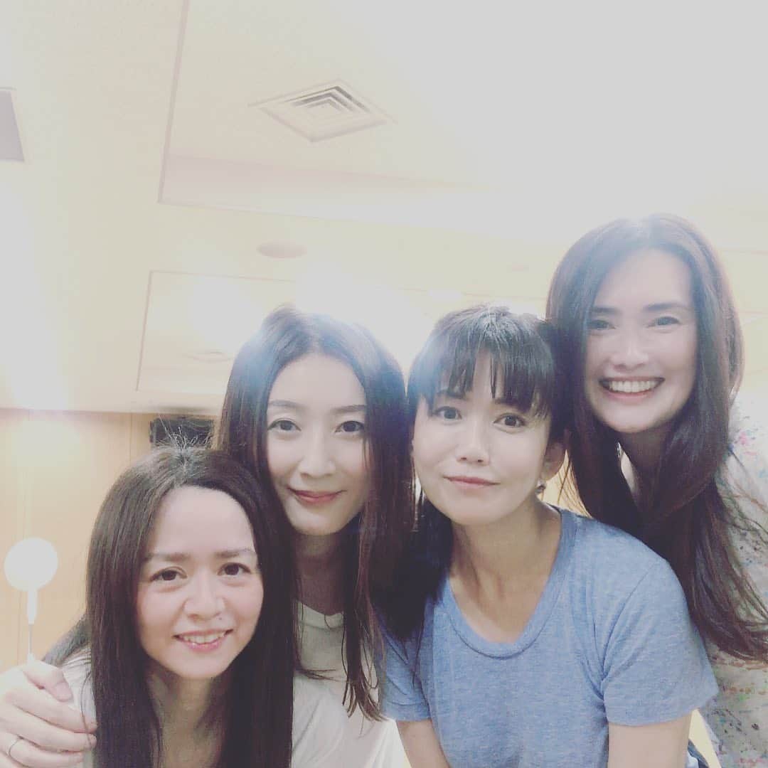 八木田麻衣のインスタグラム：「本日20:00くらいから、さとみちゃんの所でインスタライブやります！ 4人集まるどー。 見てね。」
