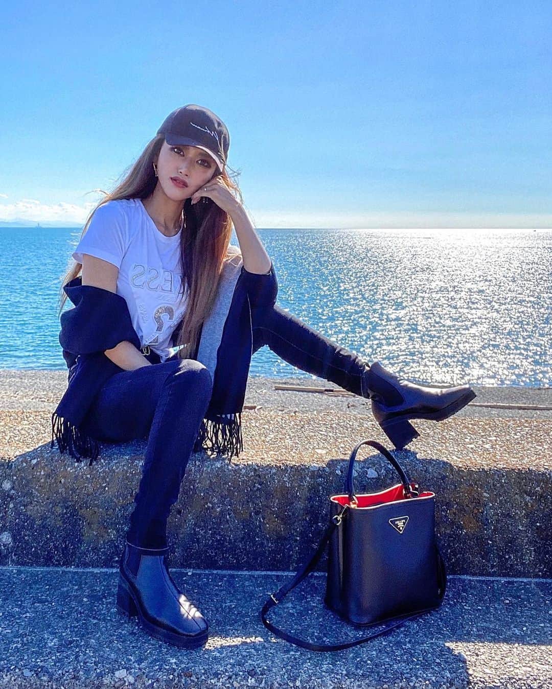 AYAMEさんのインスタグラム写真 - (AYAMEInstagram)「#ootd#oceanview#beach#chillin#casual#capstyle#autmn#boots#longhair#blogger#bloggerlife#bloggerstyle#海#オーシャンビュー」10月13日 14時25分 - l.ayame