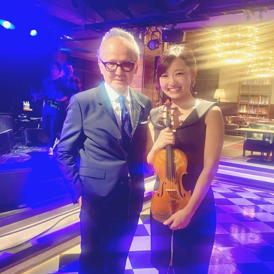のインスタグラム：「売野雅勇さん中西圭三さんのトーク＆ライブにゲスト出演させていただきました☺️✨✨ #売野雅勇 さん」