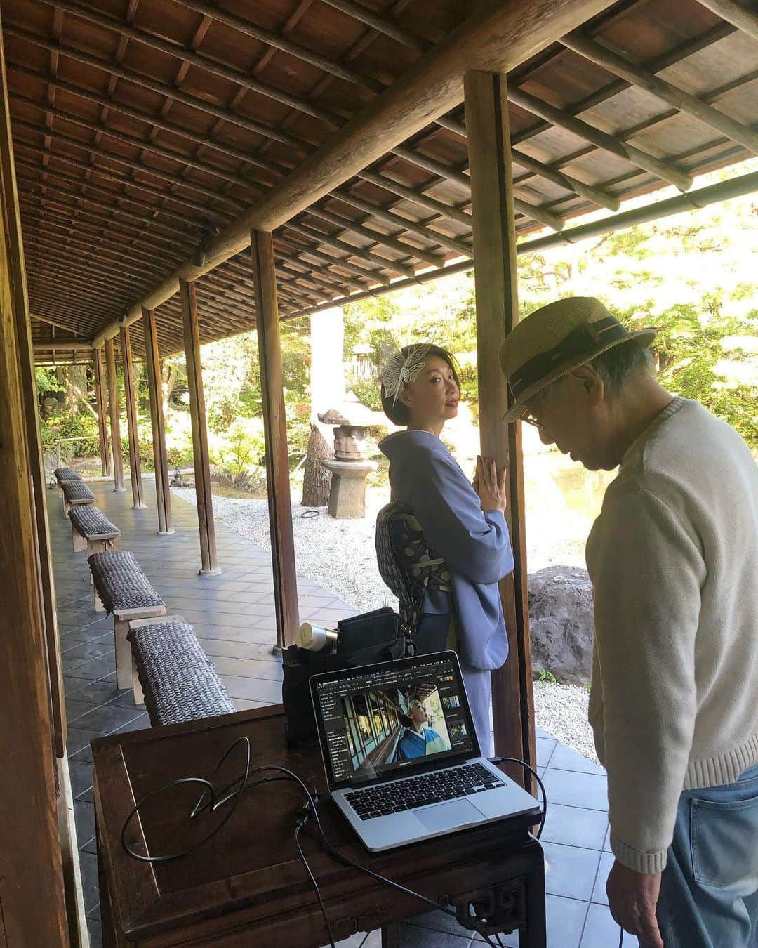 野宮真貴さんのインスタグラム写真 - (野宮真貴Instagram)「京都で撮影中🎥  信藤三雄 x 野宮真貴 「風庵」  撮影の模様は、信藤三雄先生 @shindomitsuo のアカウントで観ることができますよ👀  #信藤三雄 #野宮真貴 #京都 #橋本関雪記念館 #小田章 #loje」10月13日 14時31分 - missmakinomiya