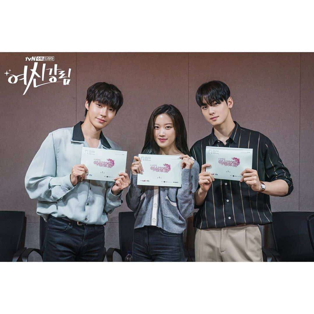 tvN DRAMA【韓国】さんのインスタグラム写真 - (tvN DRAMA【韓国】Instagram)「대본 리딩 현장부터 느껴지는 찰떡 호흡☺️ 배우들은 지금 캐릭터로 변신중!✨  자존감 회복 로맨틱 코미디 <여신강림>  12월 tvN 첫 방송🌸  #tvN #새수목드라마 #여신강림 #문가영 #차은우 #황인엽 #박유나 #박호산 #장혜진 #임세미 #김민기 #박현정 #오의식 #김병춘」10月13日 14時41分 - tvn_drama