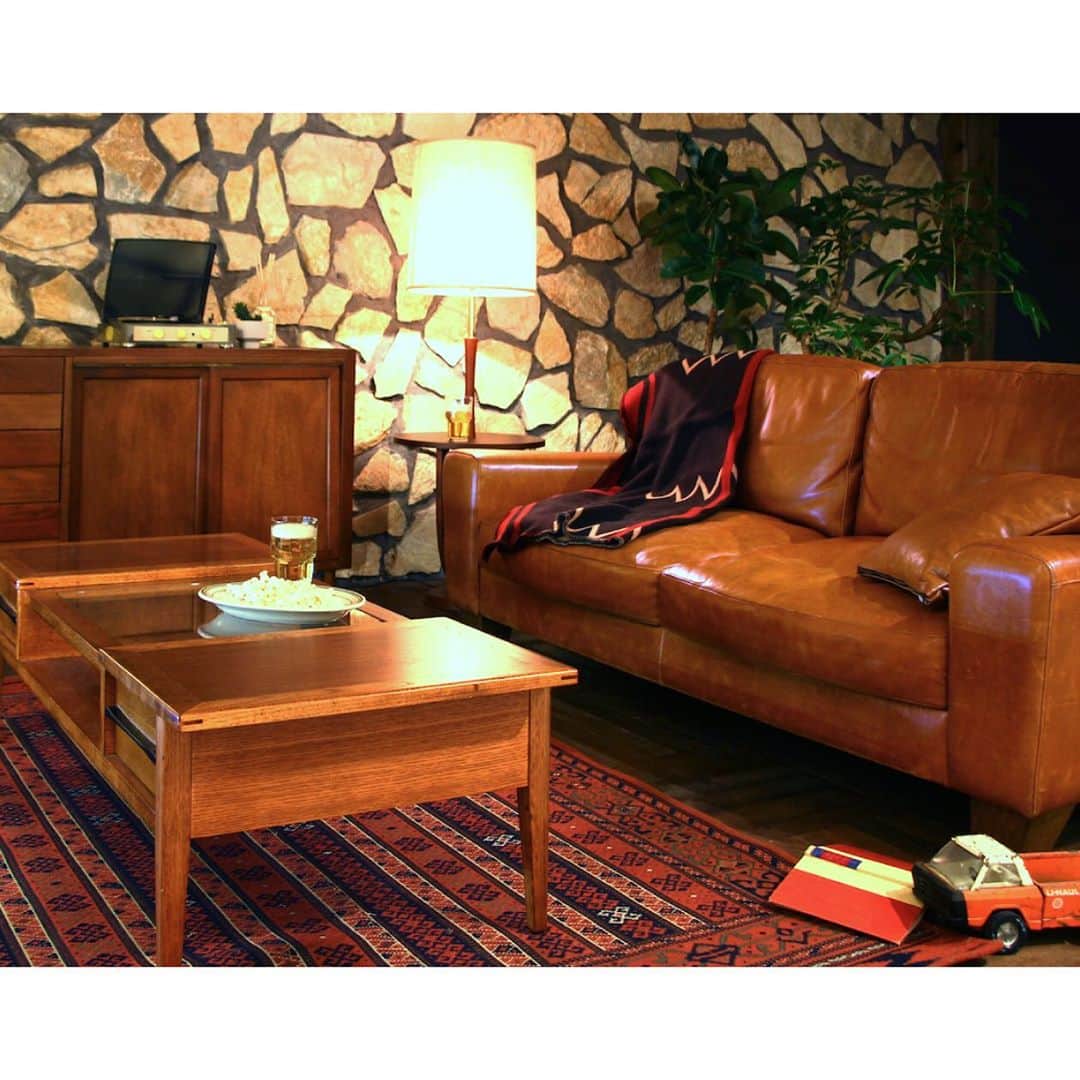 ACME Furnitureのインスタグラム