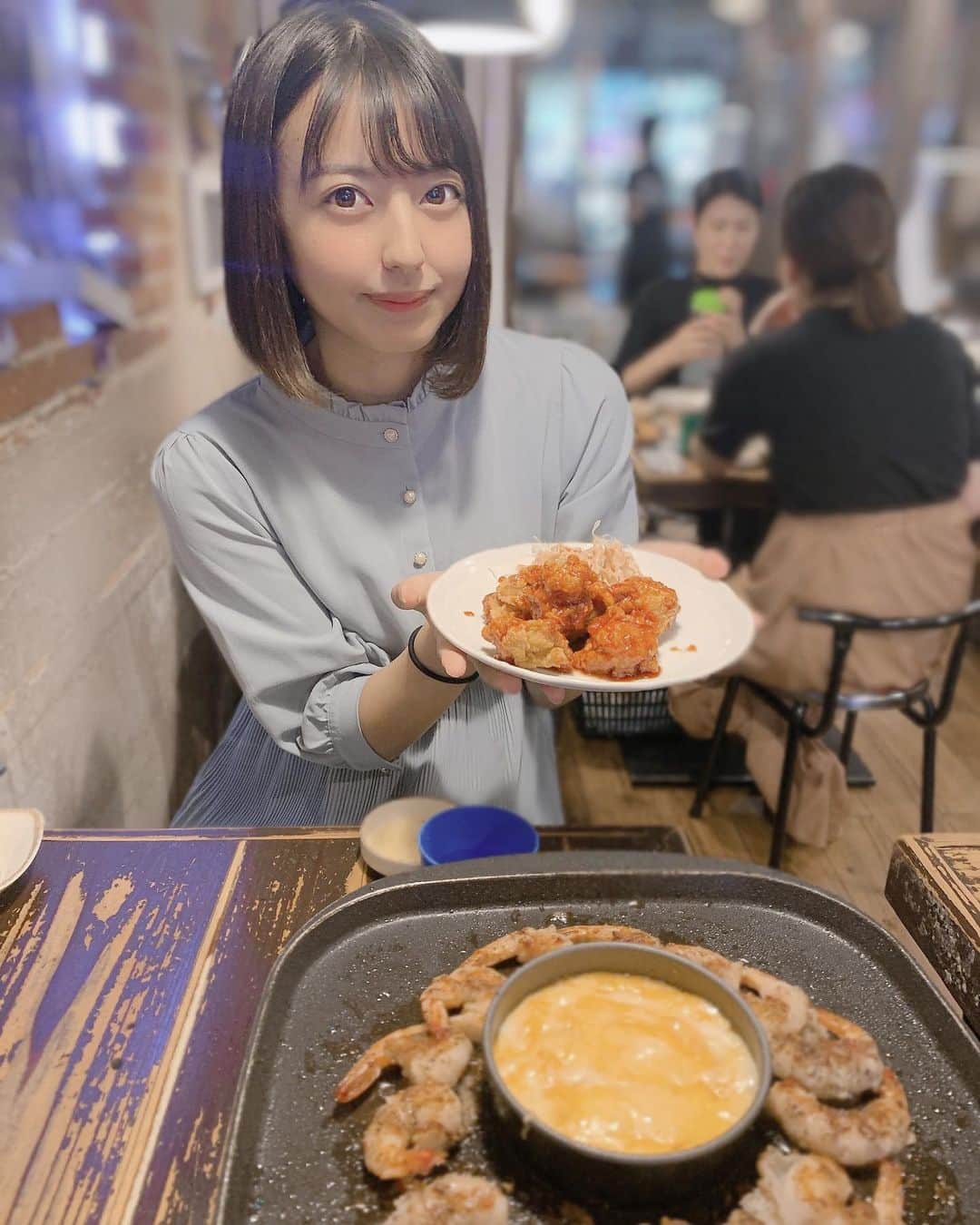 河合くるみさんのインスタグラム写真 - (河合くるみInstagram)「・ ・ ヤンニョムチキンとえびちーず🍤 ・ ・ #新大久保 #新大久保グルメ #コリアンタウン #エビチーズフォンデュ #ヤンニョムチキン #マッコリの物語 #韓国 #韓国料理 #チーズ #チキン #shinokubo #followme #korea #koreanfood #cheese #chicken #shrimp #lunch #japan_of_insta #팔로우환영 #점심시간 #맛집탐방 #트립 #맛있겠다」10月13日 14時50分 - 6v6_krm