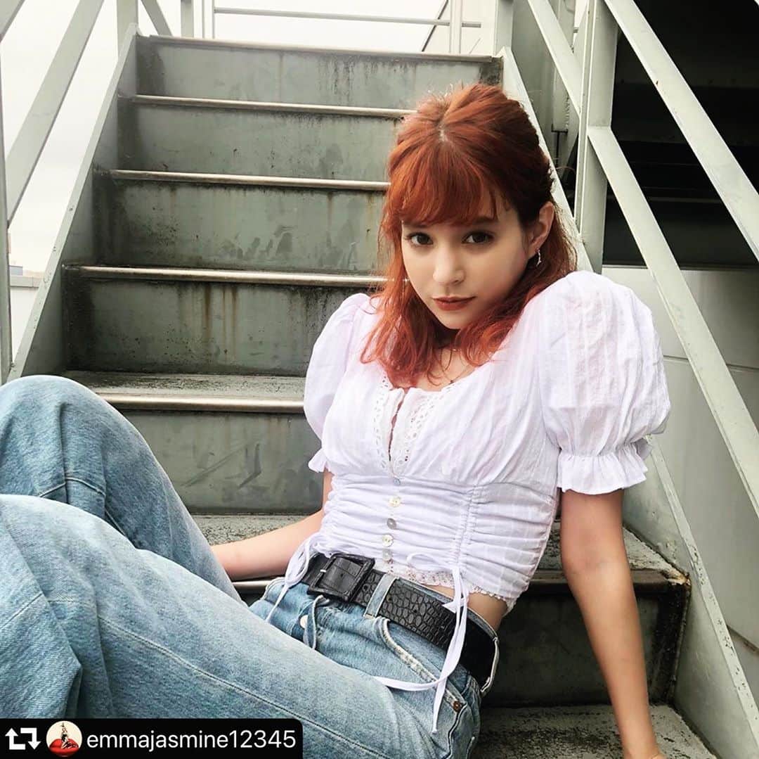 山口りさのインスタグラム：「@emmajasmine12345  brown rip💋  #repost @emmajasmine12345 ・・・ 本日ヒルナンデスにて コーデバトルに出ています❤️  初ヒルナンデス大緊張 素敵な優しい浜口京子さんに 緊張を解いてもらいながら頑張りました！  是非見てください💋」