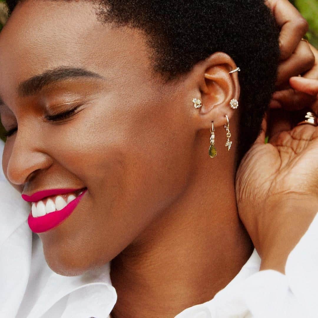 アクセサライズのインスタグラム：「Hey, stud 💎  Up your ear game with our in store piercing parlours. Now reopen!   Tap the link in our bio to shop our curated ear edit  #Accessorize」