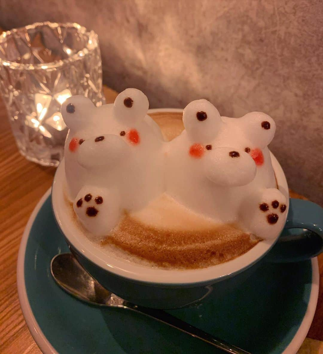 信長ゆかりさんのインスタグラム写真 - (信長ゆかりInstagram)「.  🧸×☕️＝💓  @cafe.filo_  #岡山カフェ#coffee  ひとり🧸 より ふたり🧸🧸」10月13日 15時13分 - 03yu_kari30