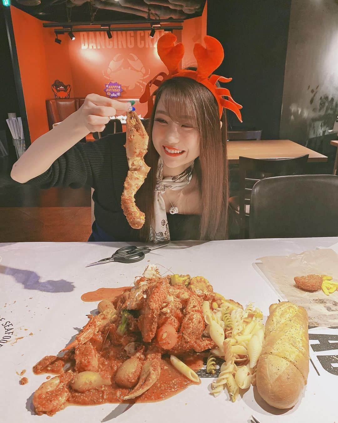 ゆかぴちゅさんのインスタグラム写真 - (ゆかぴちゅInstagram)「✩ 🦀 ✩ ✩ #福岡 #ダンシングクラブ #ダンシングクラブ福岡 #dancingclub #キャナルシティ博多 #カニ #🦀 #エビ #🦐 #楽しそう #いい写真 #四コマ #笑顔 #キャバ嬢の休日 #中洲 #歌舞伎町 #すすきの #ミナミ #ぴちゅすたぐらむ」10月13日 15時24分 - pichustagram_