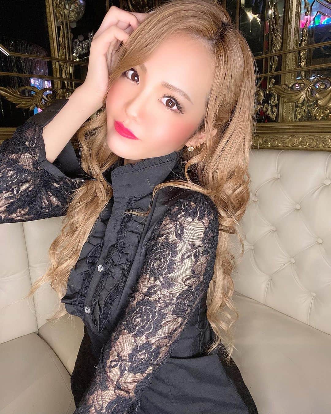 のインスタグラム：「、 ストーリーに過去最高にコメントきて あたたかい気持ちになりました(❁ᴗ͈ˬᴗ͈) 、 ありがとうございます( ˊ꒳ˋ )  、 #バーレスク東京 #バーレスク #バーレスク東京かれん #六本木 #ショーパブ #ショー #ダンス #burlesque #ショーガール #エンターテインメント  #burlesquetokyo #dance #roppongi #xoxo #girl #me #l4l #show #showgirl #dance #dancer #japan #japanesedancer #instagood #おうち時間　#stayhome #ダンス好きな人と繋がりたい」