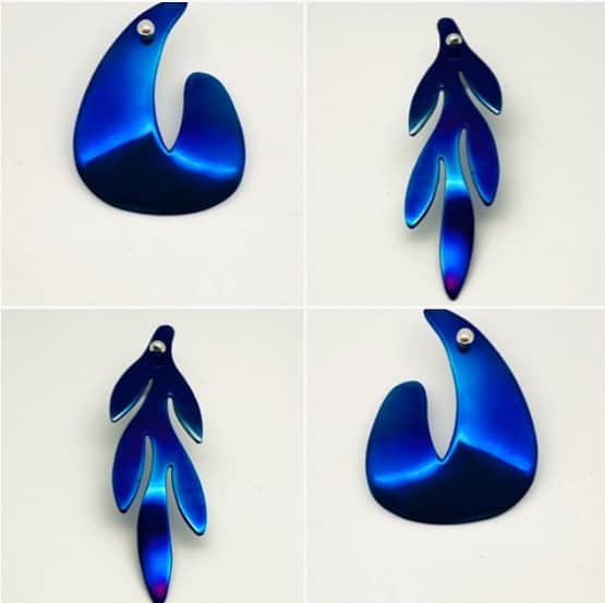 ホアキンベラオのインスタグラム：「El titanio y la magia de su color azul,Yves Klein, el neodadaísta que inventó su propio color azul cobalto」