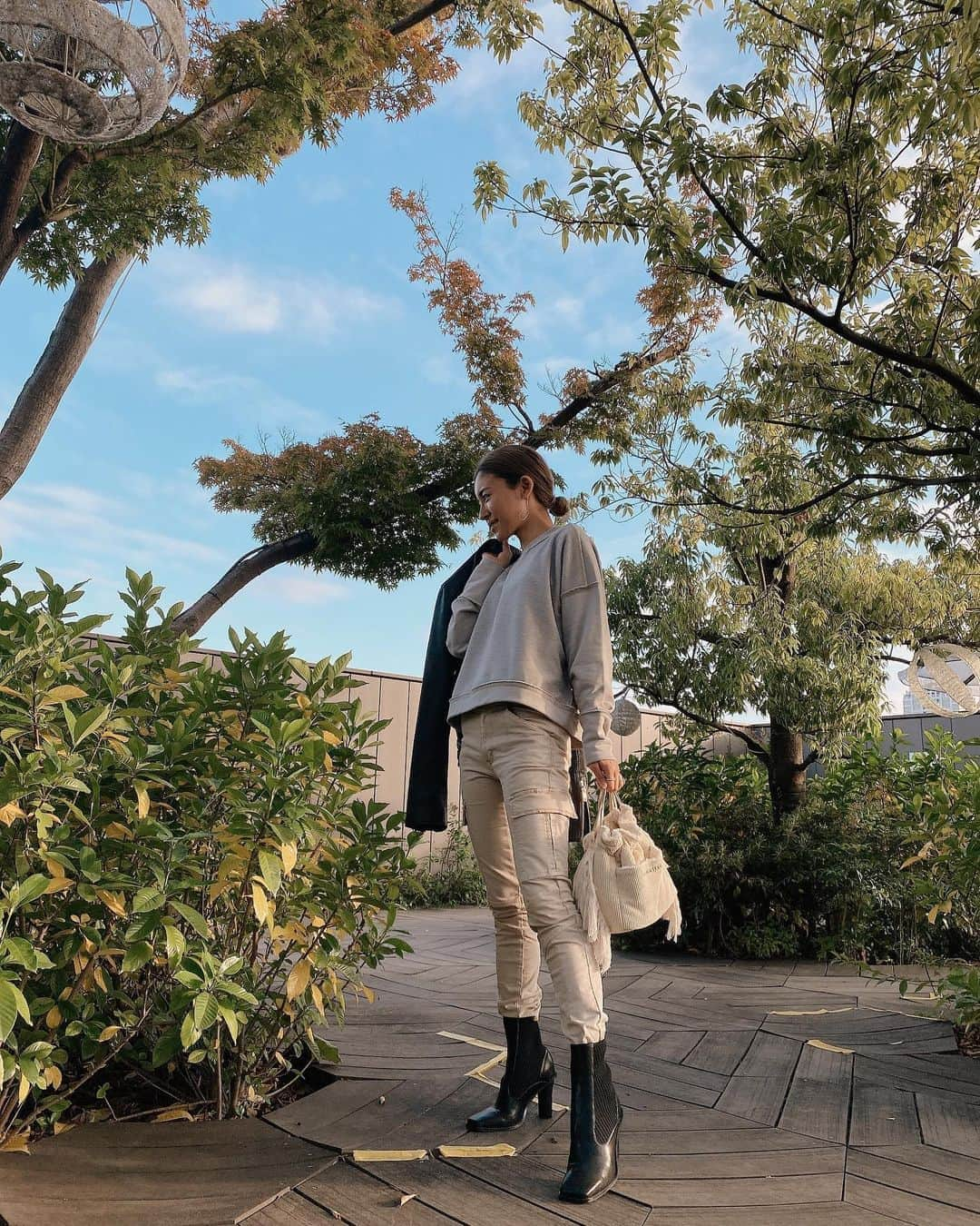 山中美智子さんのインスタグラム写真 - (山中美智子Instagram)「少しだけ紅葉してた🍁👏🏽」10月13日 15時53分 - alexiastam1988