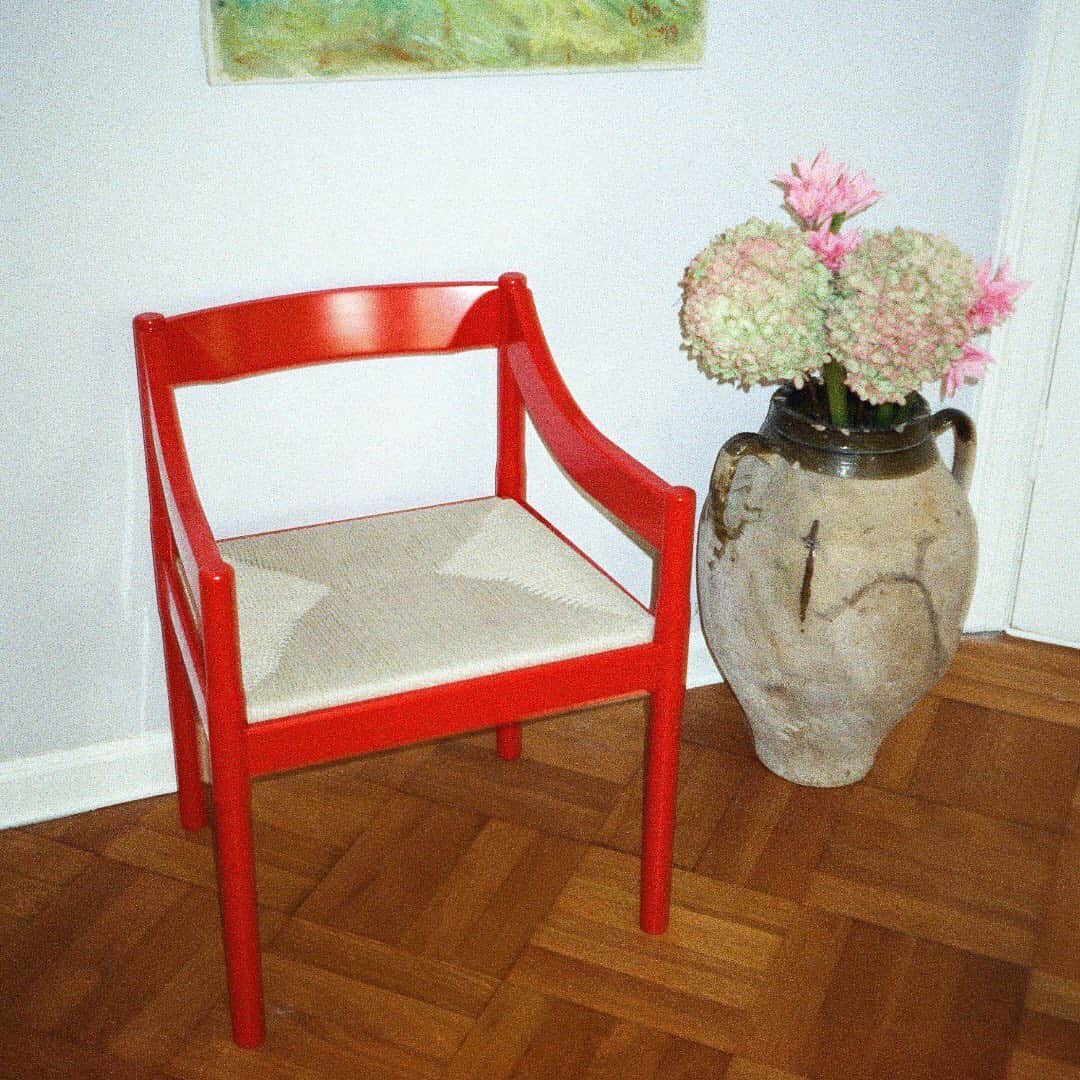 フリッツハンセンさんのインスタグラム写真 - (フリッツハンセンInstagram)「The Carimate is a special chair with a strong personality  design by Vico Magistretti  Captured by @trinekjaer_  #fritzhansen #carimate #vicomagistretti #interiordesign #chairs #designchair #livingroomdesign #diningroomfurniture #프리츠한센  #フリッツハンセン」10月13日 16時01分 - fritzhansen