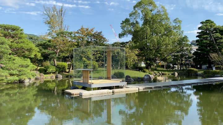 東京DANDYのインスタグラム：「Hiroshi Sugimoto’s Glass Tea House Mondrian in the gardens of the extensively renewed Kyoto City Kyocera Art Museum  #kyotocitykyoceramuseum #hiroshisugimoto #teahouse #杉本博司」