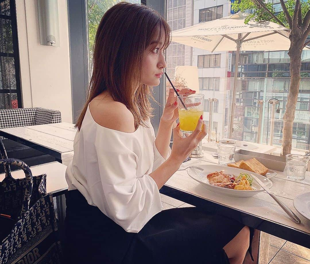 横川ミナのインスタグラム：「この前の#マーサーカフェ 🍹」