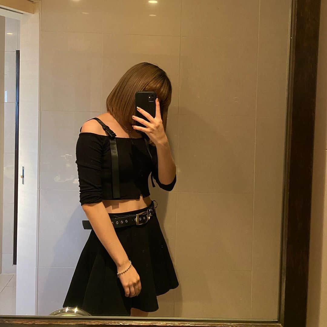 のインスタグラム：「暑いのか寒いのかわかんない日々」