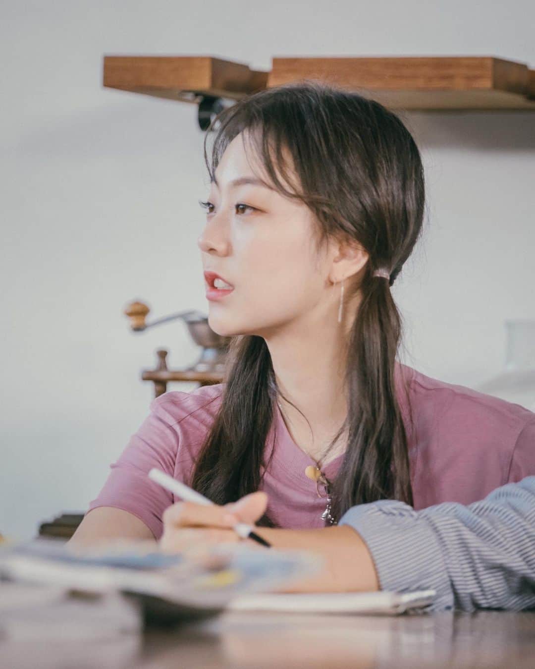 郭珉整のインスタグラム：「오늘이네 벌써-!!! 오늘은 내가 요리사👩🏻‍🍳👩🏻‍🍳👩🏻‍🍳 . #노는언니 #E채널 #화요일 #저녁8시반」