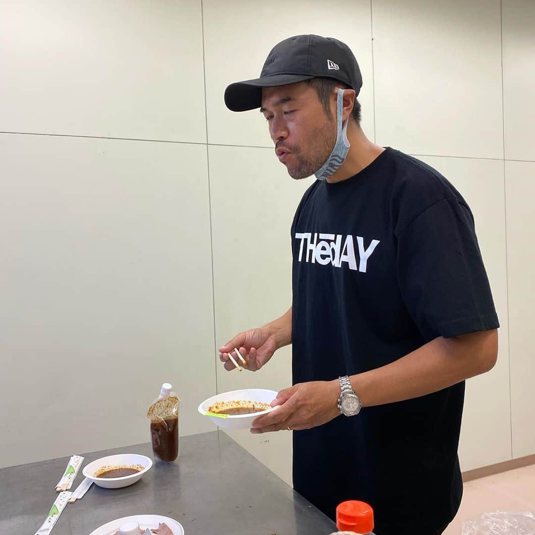 ニッチロー'さんのインスタグラム写真 - (ニッチロー'Instagram)「飯田焼肉のたれ(仮)  いよいよ味決めの最終段階  このたれの味を最後の顔で表現してます  発売は2021年5月1日  ニッチ5.1です  #飯田焼肉のたれ #焼肉のたれ #焼肉 #日本一の焼肉の街 #飯田市 #南信州 #ちさと東 #マルマン味噌 #飯田の辛みそ #ニッチロー'」10月13日 16時25分 - nicchiro5.1