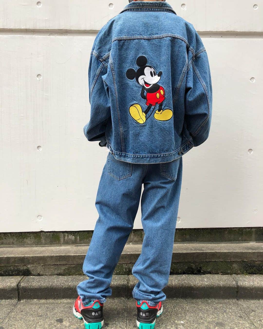 birthdeathさんのインスタグラム写真 - (birthdeathInstagram)「⚡︎ Men's New Arrival ⚡︎﻿ ﻿ 90's Mickey Mouse embroidered denim jacket size XXL﻿ ﻿ Carhartt relaxed-fit buggy Jeans - Stone wash- size W32×L30,W34×30（着用W34×30）﻿ ﻿ BUSH × Partizan25 THE MAGIC Tee B  size 2‬﻿ ﻿ New Balance 801FR size  US9 1/2﻿ ﻿ #birthdeath﻿ #vintage」10月13日 16時33分 - birthdeath_tokyo