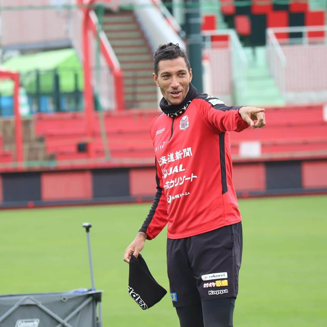 ジェイ・ボスロイドさんのインスタグラム写真 - (ジェイ・ボスロイドInstagram)「Nice to be back in training having fun...😁 Recovered now and ready 💪🏽  #consadole#team#together#win#belief#determination#striveforgreatness#blessed#hardwork#dedication#soccer#football#training#japan#jleague#adidas#adidastokyo」10月13日 16時36分 - jaybothroyd