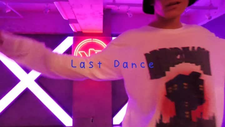 Achiのインスタグラム：「🌙💃🌃 Last Dance/3House @3house__   #NoMusic_NoDance_ #Mood #Dance #JAPAN」