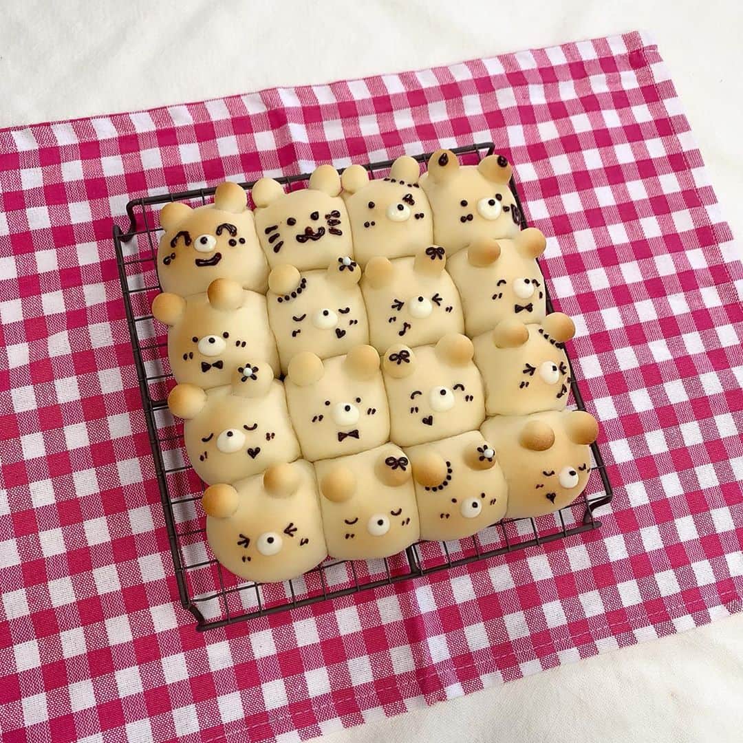 小泉遥さんのインスタグラム写真 - (小泉遥Instagram)「. . cottaでくまさんちぎりパンを 作ったんだけど左上だけ違和感が…笑 . #cotta #くまさんちぎりパン  #こんなに不器用だったけ」10月13日 16時56分 - koiharu_official