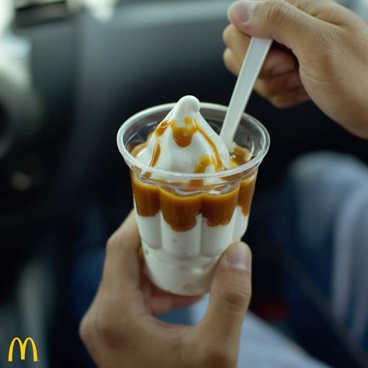 McDonald's Philippinesのインスタグラム：「Congrats! You’re done for the day. Give yourself a well-deserved Hot Caramel Sundae after a long day’s work. 🧡  Grab one now via McDelivery PH or call 8888-6236 (for NCR). You can also order via Drive-Thru, Take Out, Pick-Up, or Dine-In.」