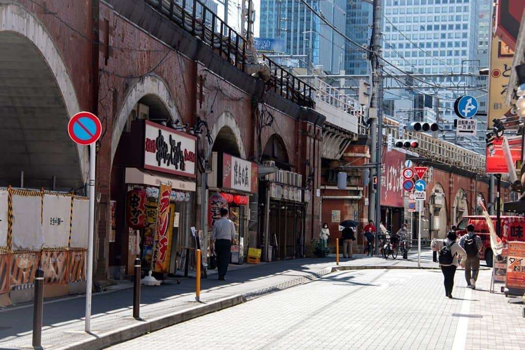 東京都庁広報課さんのインスタグラム写真 - (東京都庁広報課Instagram)「「神田駅／Kanda Station(2020.8.26撮影)」最寄駅：神田駅  #神田 #ガード下 #千代田区 #秋葉原 #御茶ノ水  #神田明  #中央線 #tokyotokyo #tokyogram #moodygrams #jp_gallery #ptk_japan #gdayjapan #realtokyo #beautifuldestinations #tokyojapan #instatokyo #loves_nippon #phos_japan #bestjapanpics #cooljapan #japan_of_insta #photo_jpn #illgrammers #景色 #東京 #Tokyo #东京 #도쿄 #tokyogood」10月13日 17時01分 - tocho_koho_official