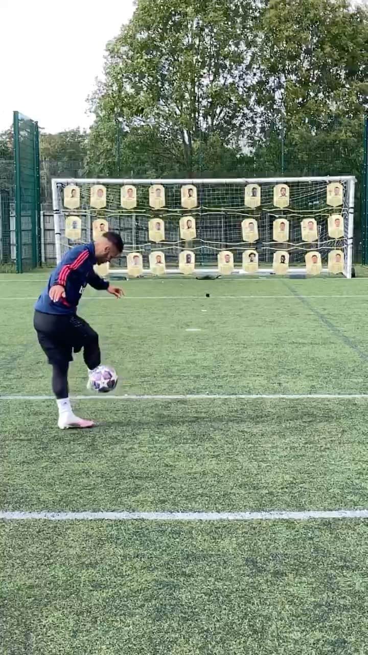 F2Freestylersのインスタグラム：「Name a better CDM over the past 5 years than Ngolo Kante....absolute baller 🤩 New vid out now! 🎥  Link in bio 👆🏻」