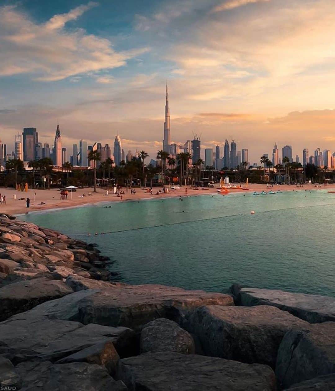 ドバイのインスタグラム：「#Dubai ❤️ 📷:@abdulazizbusaud」