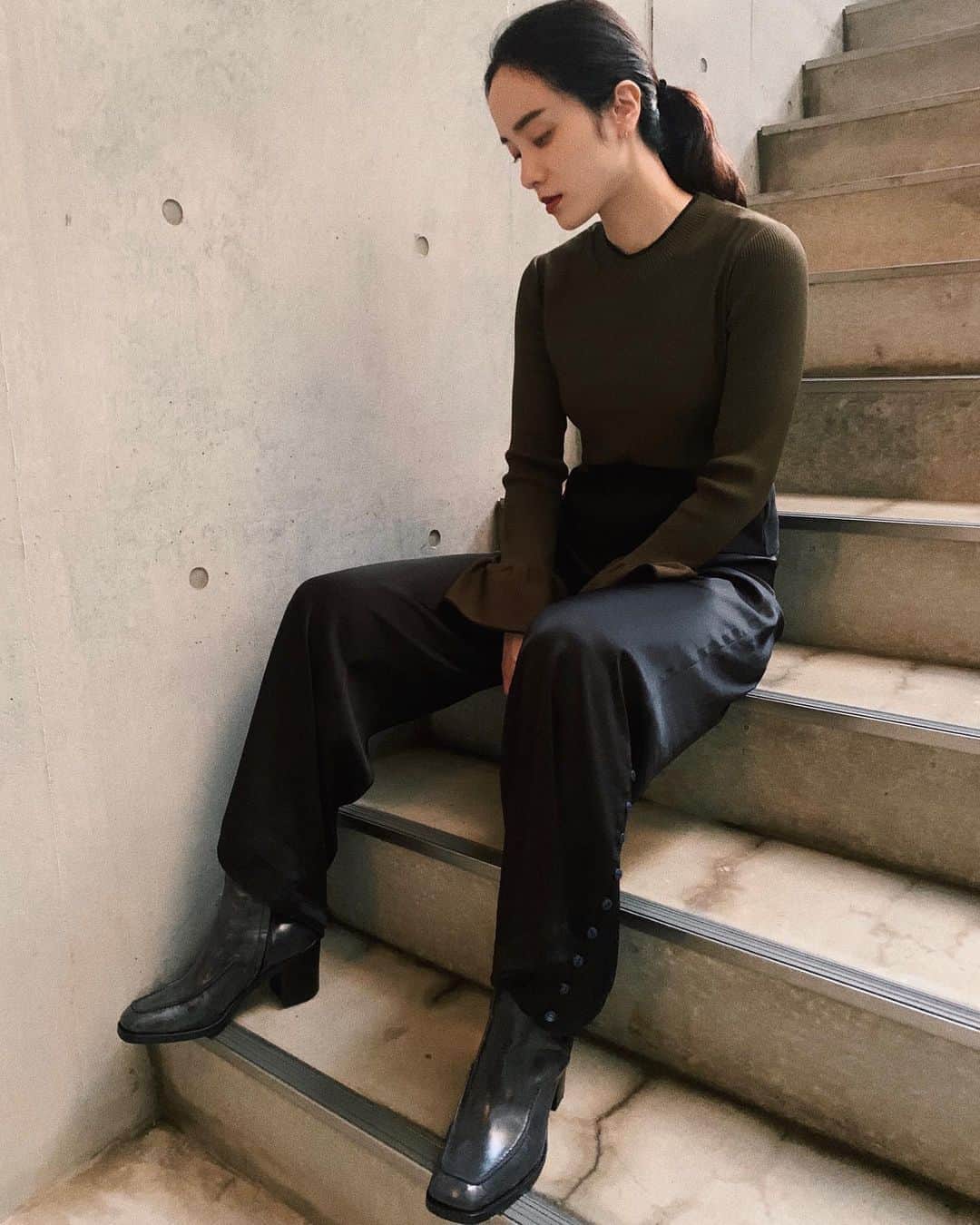 大澤実音穂さんのインスタグラム写真 - (大澤実音穂Instagram)「良い色のUNTISHOLDのブーツ。足に馴染んで歩きやすくなってきて嬉しいな。🦕🦕  #untishold」10月13日 17時42分 - ______mineho