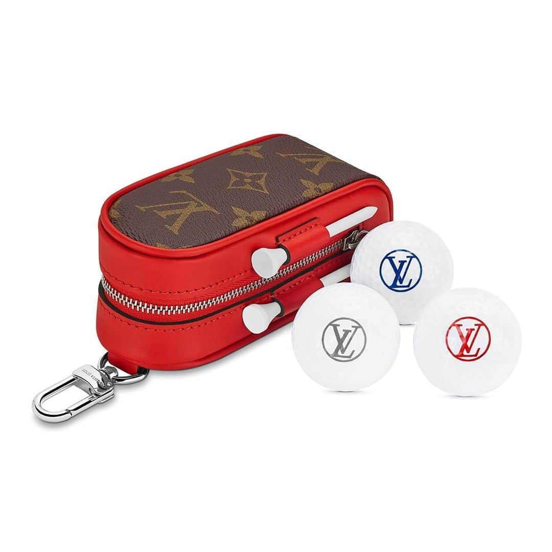 HYPEBEASTさんのインスタグラム写真 - (HYPEBEASTInstagram)「@hypegolf: @louisvuitton has just released a stylish new Andrew Golf Kit. It features a Monogram canvas pouch with red leather trim, three colored “LV” golf balls, and four golf tees. Find it now over at all flagship stores for $930 USD.⁠ Photo: Louis Vuitton」10月13日 17時50分 - hypebeast