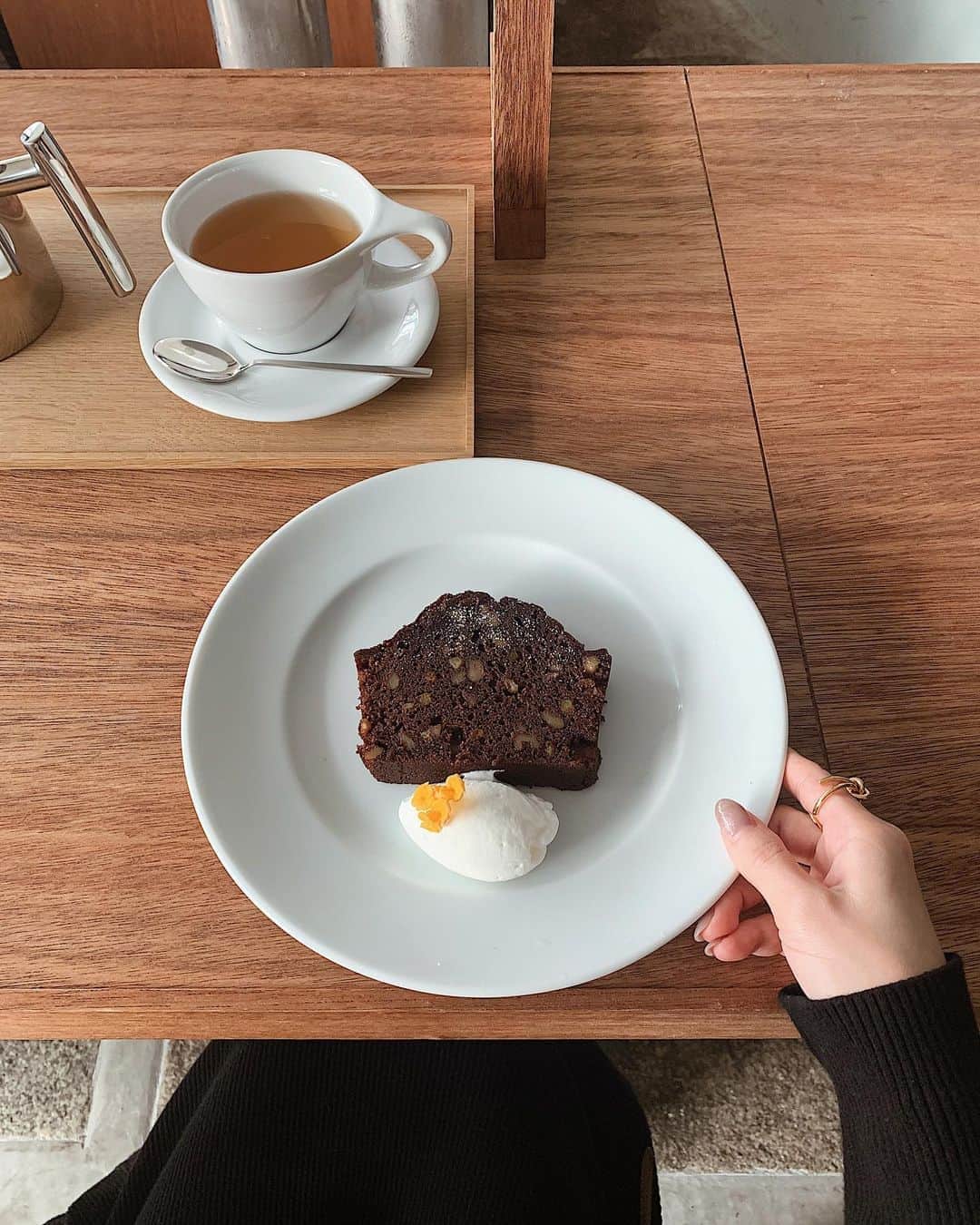 のインスタグラム：「少し前に行った @ogawacoffee_laboratory   素敵空間すぎた☕️♡ 次はモーニングで行ってみたいな〜〜🍞  #ogawacoffeelaboratory」