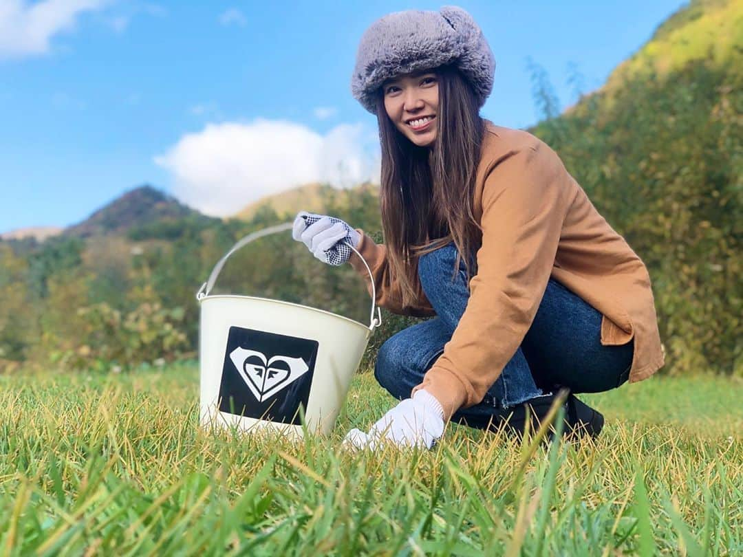 松本遥奈のインスタグラム：「. Join my #popupcleanup  世界中のROXY Girlたち 海や山を掃除して 地球を綺麗にしましょう🌏✨ 10.17だよ💚 @roxy @roxyjapan  #roxy #roxyjapan」