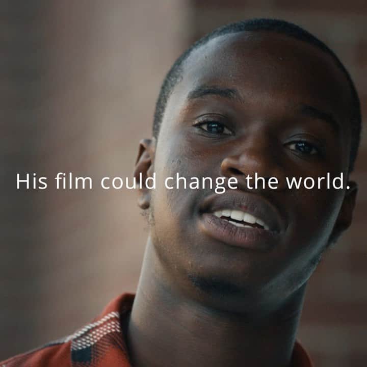 ハンナ・シモンのインスタグラム：「SOUND ON. LISTEN TO THIS INCREDIBLE FILM MAKER.  Give new voices a voice.  The students of @reelstartorg represent the diverse creative potential that simply isn’t being given a platform in Hollywood right now. These students, and their stories, are right in front of us, but we can't hear them because they don’t have a voice.  By giving them one, we can finally hear what they have to say. And that’s to the benefit of everybody: The film industry, film lovers, and the kids themselves.  I have been lucky enough to work with this incredible program and be cast in their film alongside James Franco, Nick Kroll and Seth Rogen.  I encourage you to support however you can. Link is in my bio 🎥  #reelstartvoices」