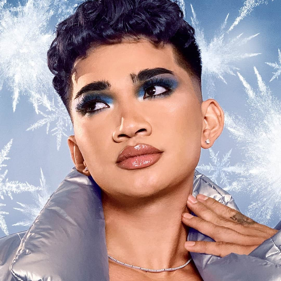 メイクアップアートコスメティックスさんのインスタグラム写真 - (メイクアップアートコスメティックスInstagram)「@bretmanrock knows how to WOW the man who loves M·A·C ⚡! This social media star will stop at nothing to help you pick *da baddest* holiday gift for the glam guy in your life. Get – or gift – his look with:   ❄️Surefire Hit Mini Lipstick x 12 Vault ❄️Powerpoint Eye Pencil (Dual) in Zenith / Can You Chill?  ❄️Flashing Ice Extra Dimension Skinfinish Trio: Light ❄️Grand Spectacle Eye Shadow x 25 Palette ❄️Lipglass / Frosted Firework in Twinsies ❄️Lip Pencil in Dervish ❄️75 Heartbreaker Lash  #MACFrostedFirework #MACHoliday」10月14日 4時00分 - maccosmetics