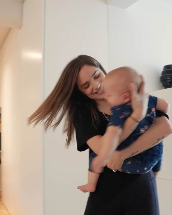 チャチー・ゴンザレスのインスタグラム：「#ad What do you do to keep yourself healthy and feeling joyful? Here are some of the things that help me feel better 💙」
